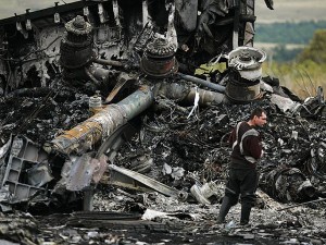 DONETSK, July 20, 2014 Photo taken on July 20, 2014 shows the debris at the crash site of MH17 of Malaysian Airlines in Ukraine's Donetsk region. Some 198 bodies recovered from the Malaysian airliner crash site have been loaded onto refrigerated train carriages bound for a city in eastern Ukraine, the RIA Novosti news agency reported on Sunday. (Xinhua/Alexander Ermochenko) (Credit Image: © Alexander Ermochenko/Xinhua/ZUMA Wire)